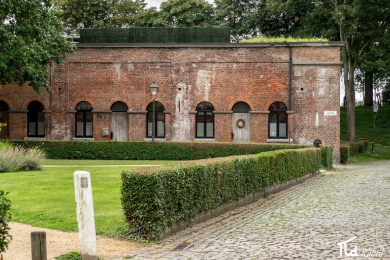 Stenen muur van het Fort van Lillo