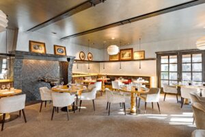 Foto van de eetzaal van restaurant Martinushoeve.