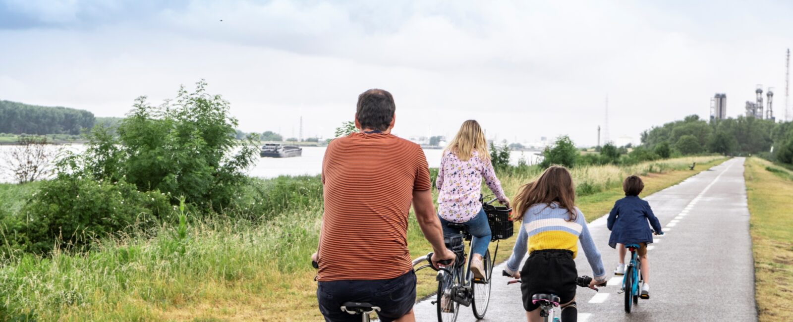 Fietsen in de haven