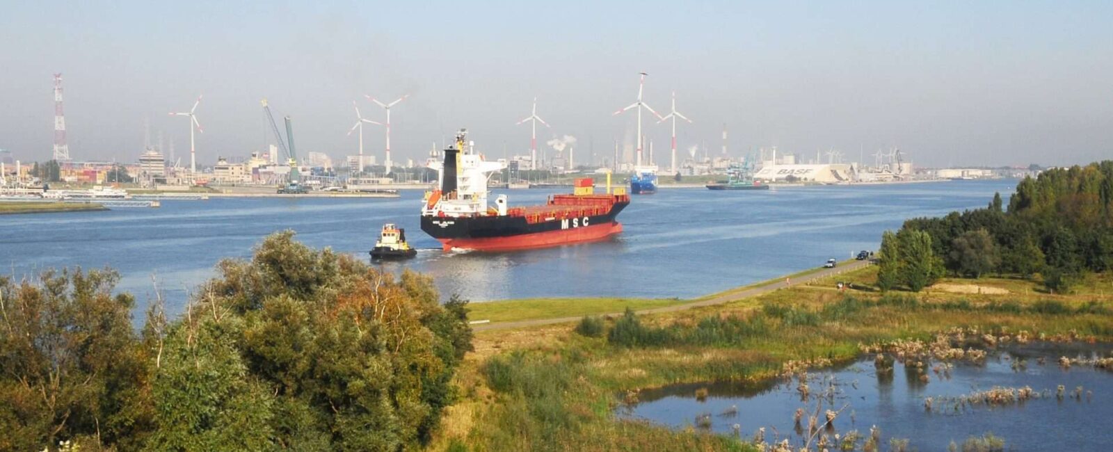 Zicht op de haven van Antwerpen