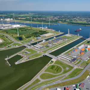 Luchtfoto sluiscomplex Zandvliet Berendrecht