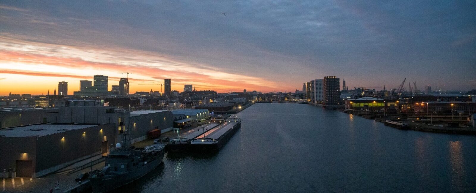 Zonsopgang aan het Havenhuis