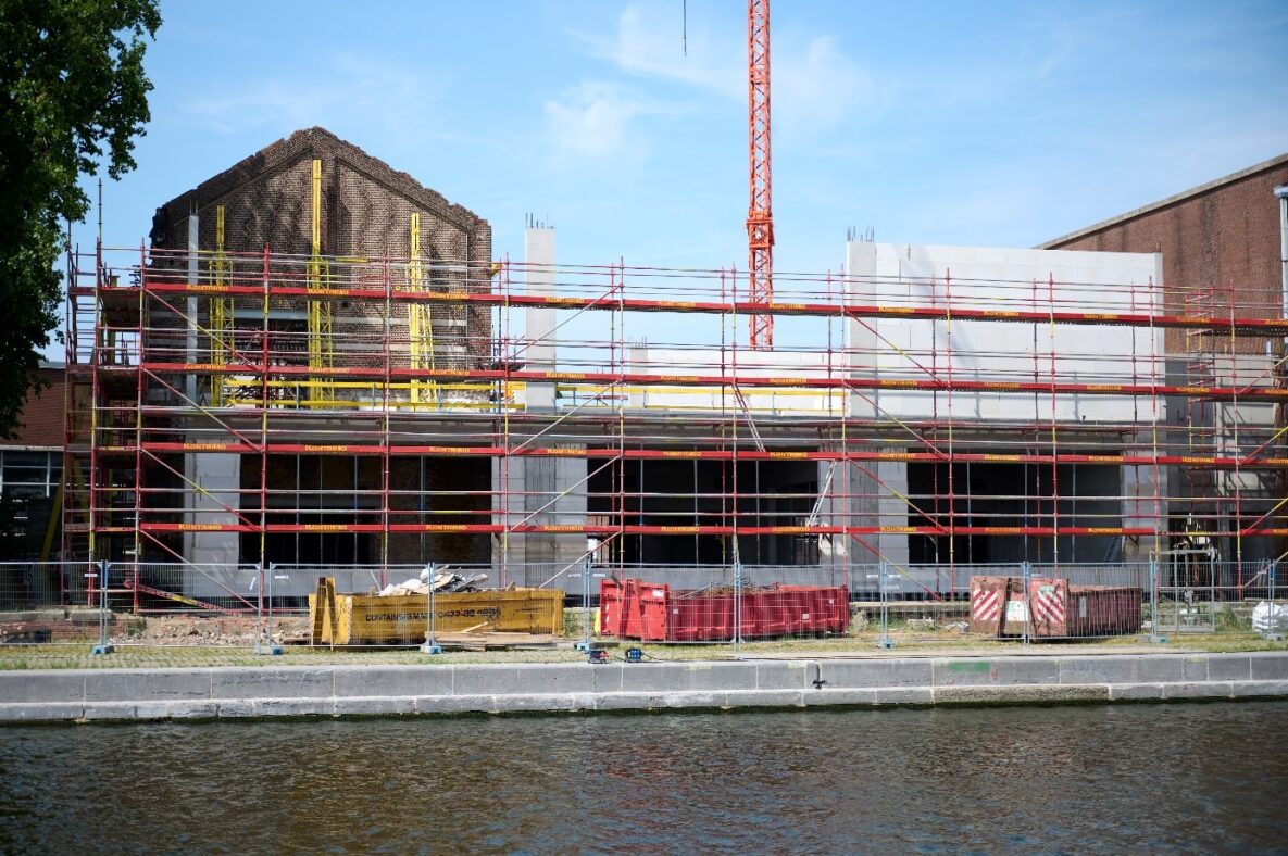 Bouwwerf van Havenwereld aan de Droggdokkensite